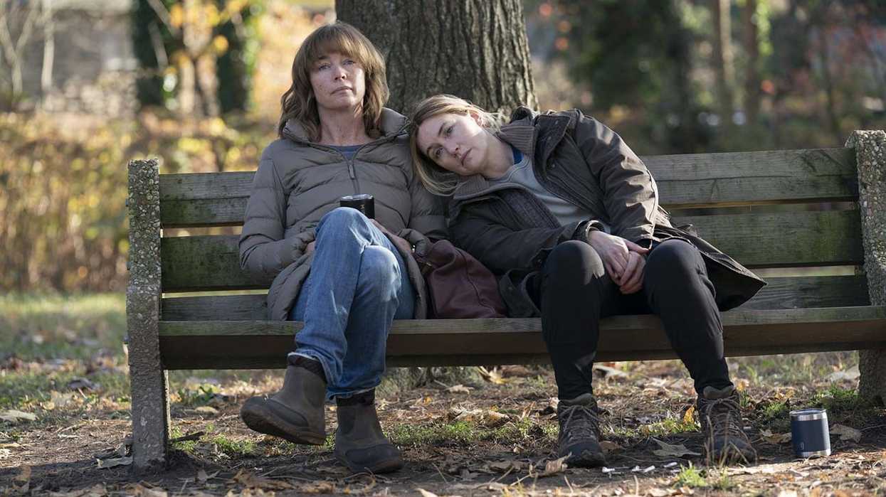 Julianne-nicholson-kate-winslet-h-2021-1617132277
