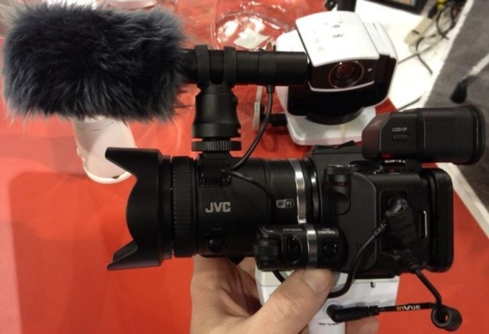 Jvc-procision-gc-px100-rigged-up-e1357856876681
