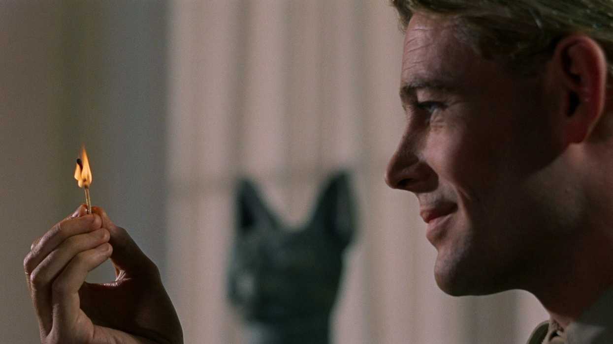 Lawrence-of-arabia-match-trick