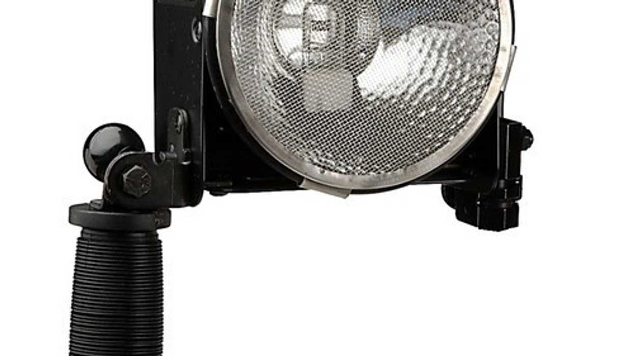 Lowel_o1_101_omni_light_focus_flood_with_1533823827_285943