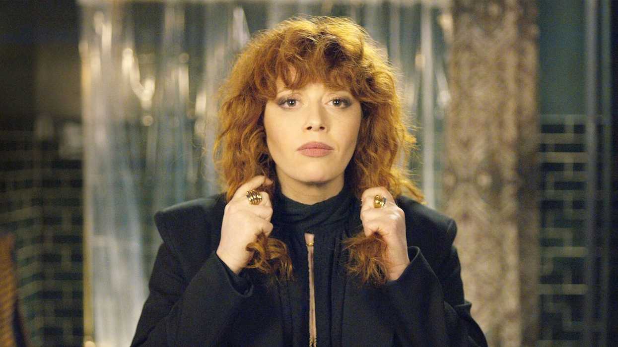 Lyonne-dark-horse