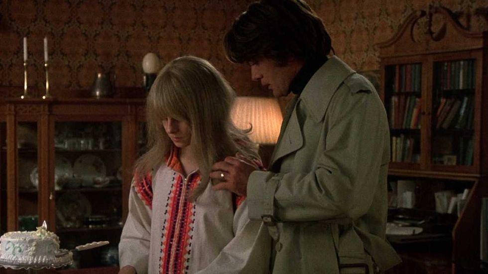Martin Sheen touching Jodie Foster's shoulder in The Little Girl Who Lived Down the Lane