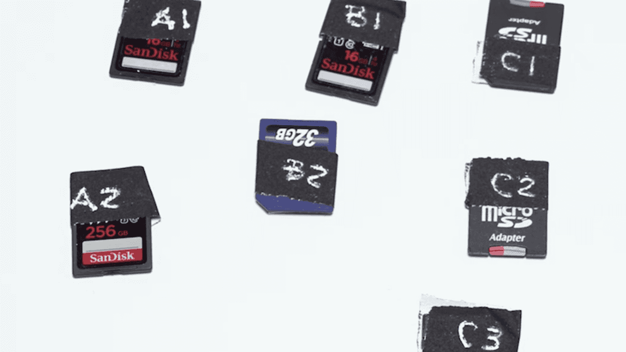 Memory_card_trick_1