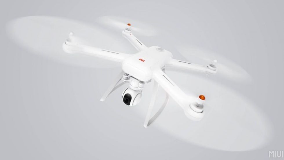 Mi_drone_side