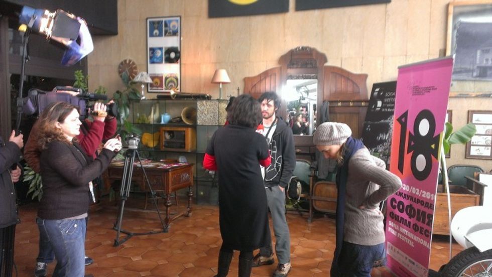 Micah-van-hove-talking-to-press-at-sofia-iff