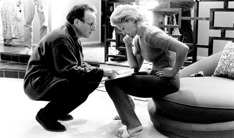 michael-mann-directing-ashley-judd-on-heat.jpg
