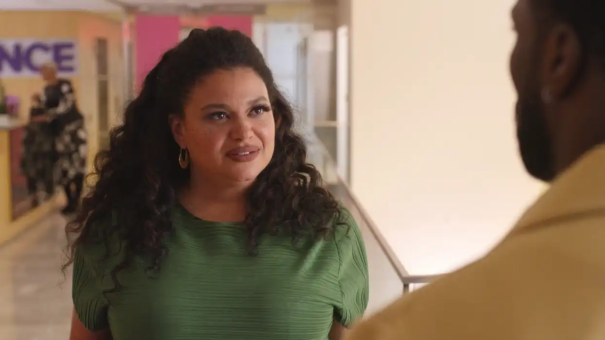 Michelle Buteau as Mavis Beaumont talking in 'Survival of the Thickest'