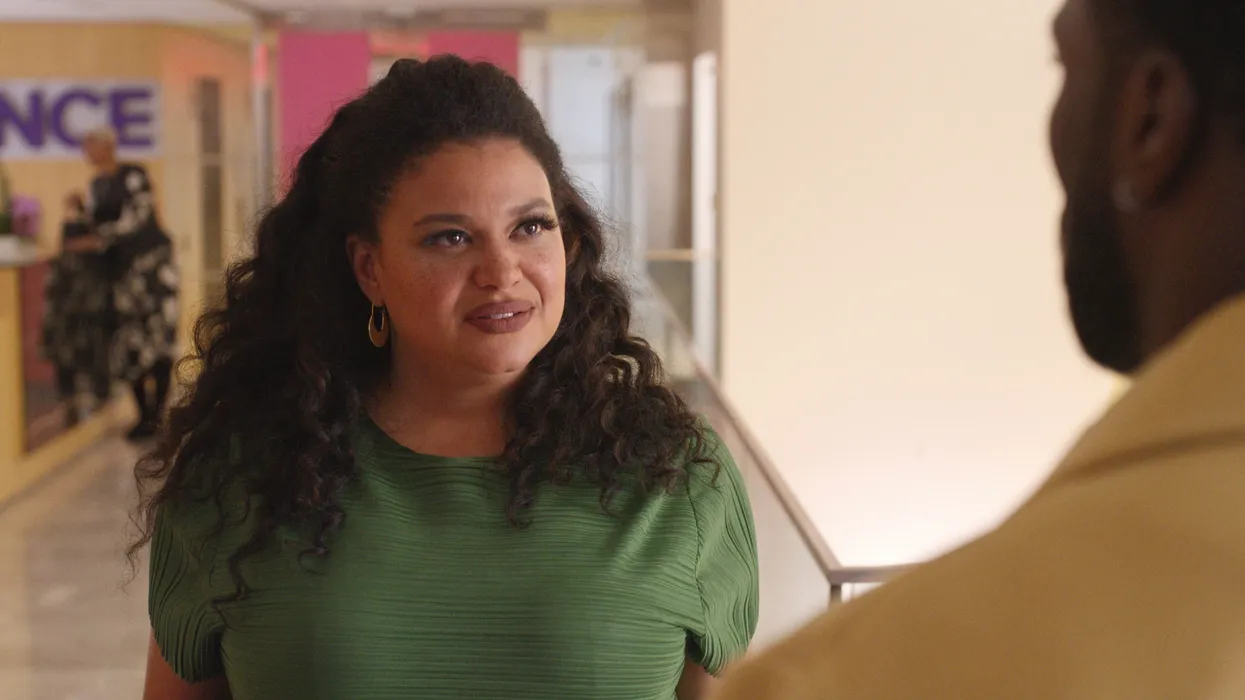 Michelle Buteau as Mavis Beaumont talking in 'Survival of the Thickest'