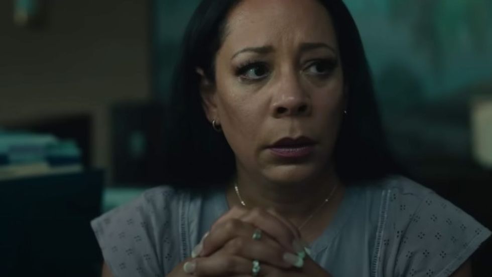 Mif-breaking-selenis-leyva-as-rosa-diaz