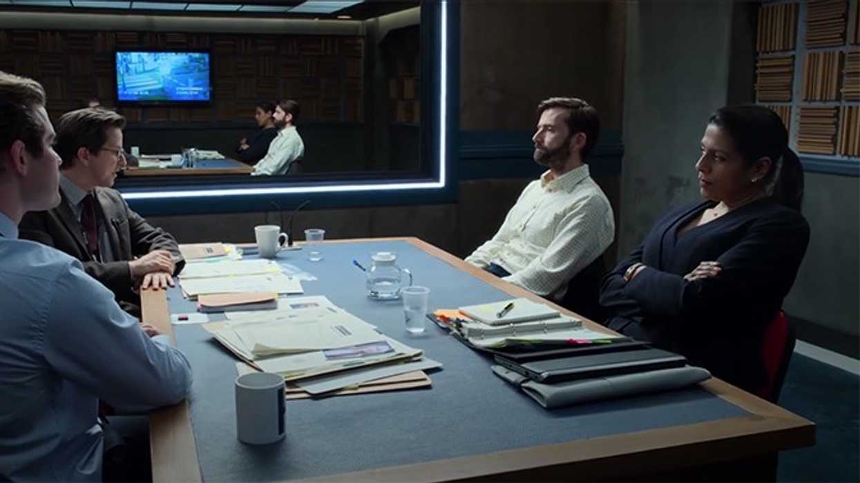 Mirror_and_cameras_in_criminal
