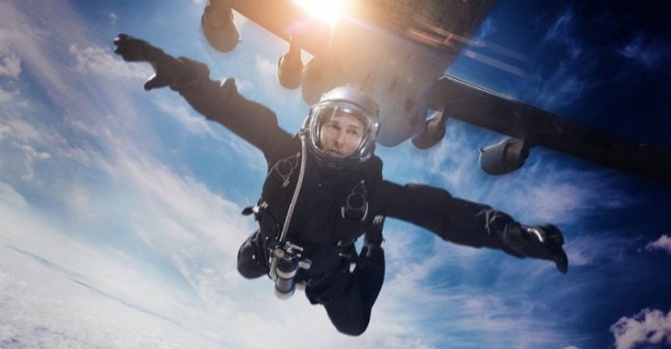 Mission-impossible-fallout-skydive-with-tom-cruise
