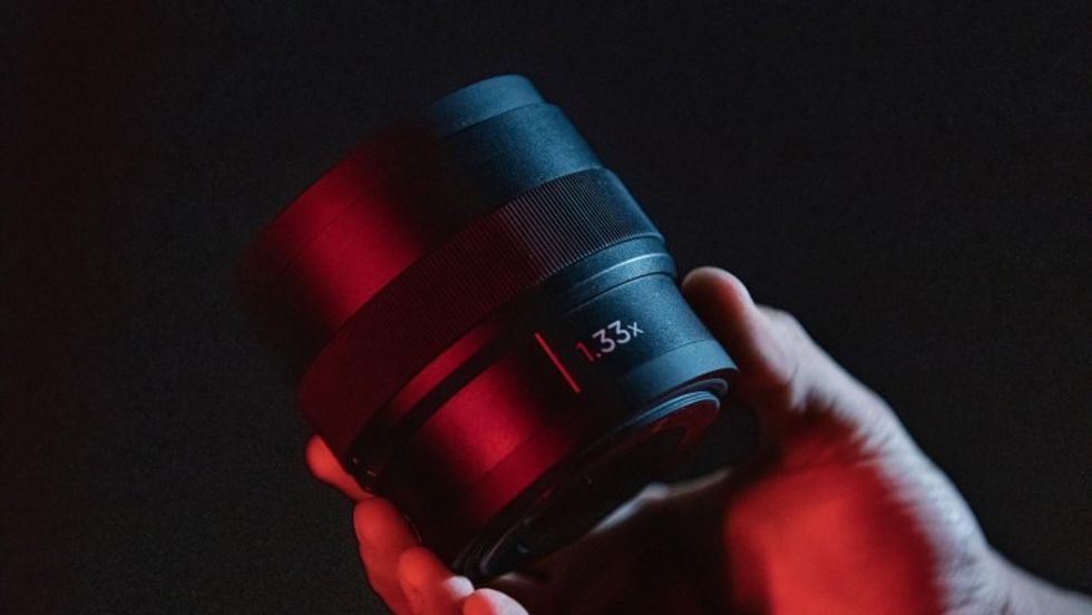 Moment 1_33x Anamorphic Adapter