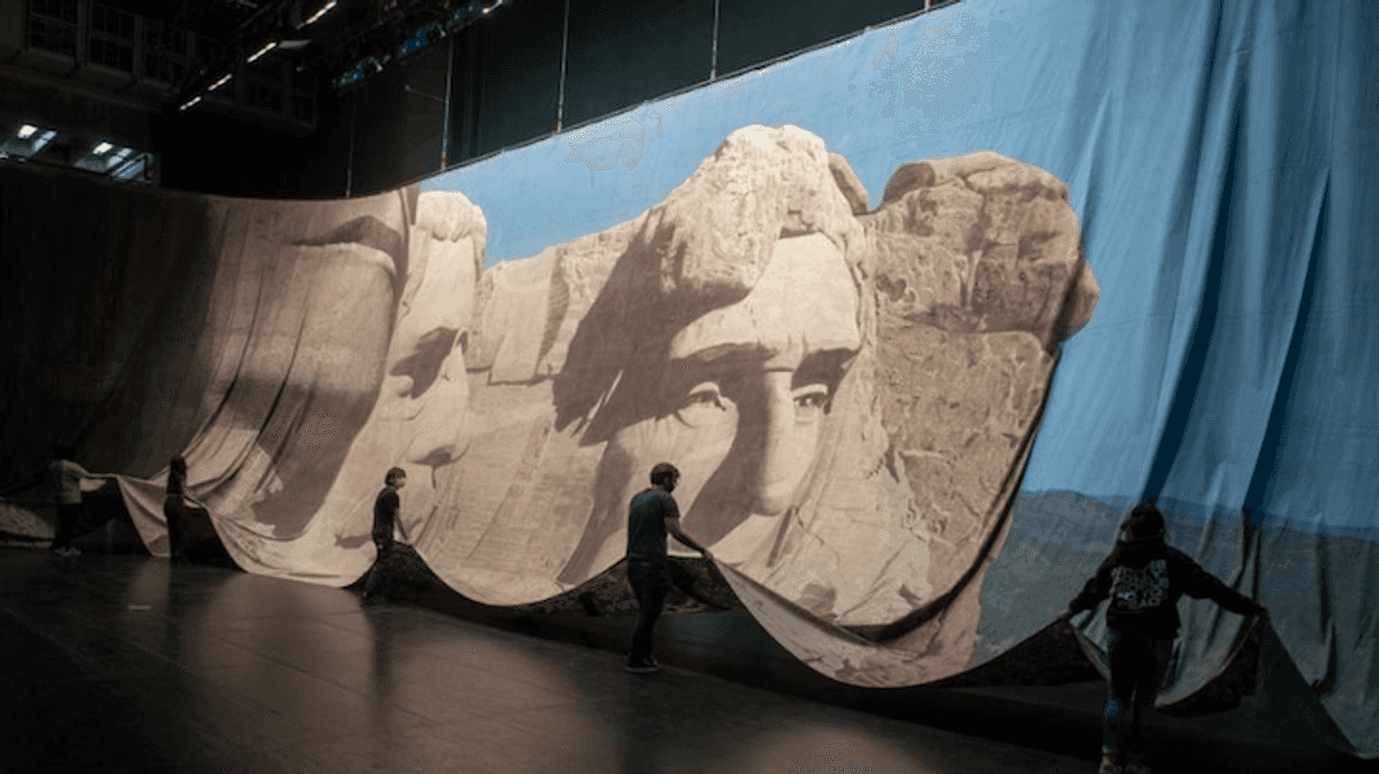 Mount_rushmore_painted_backdrop_0