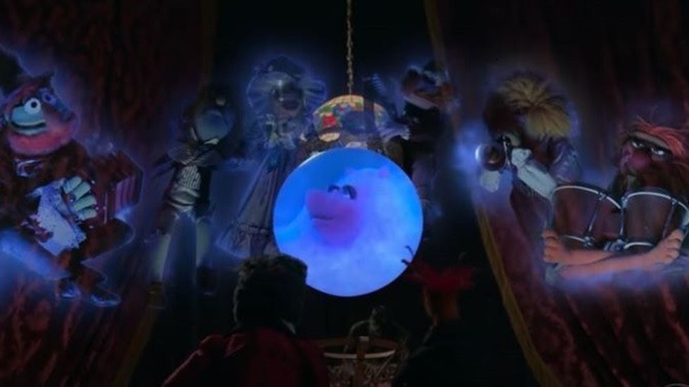 Muppets_haunted_manson_miss_piggy_