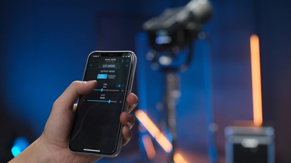 nanlux_evoke_1200b_mobile_interface