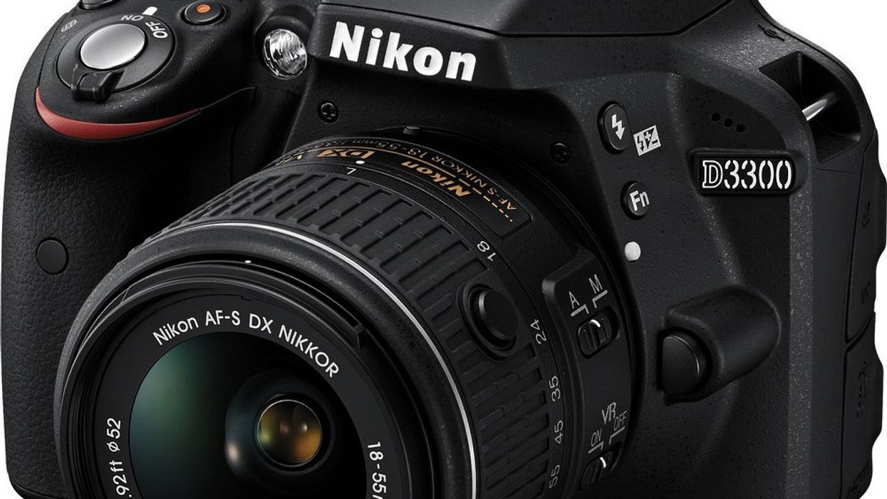 Nikon-d3300-with-lens-angle