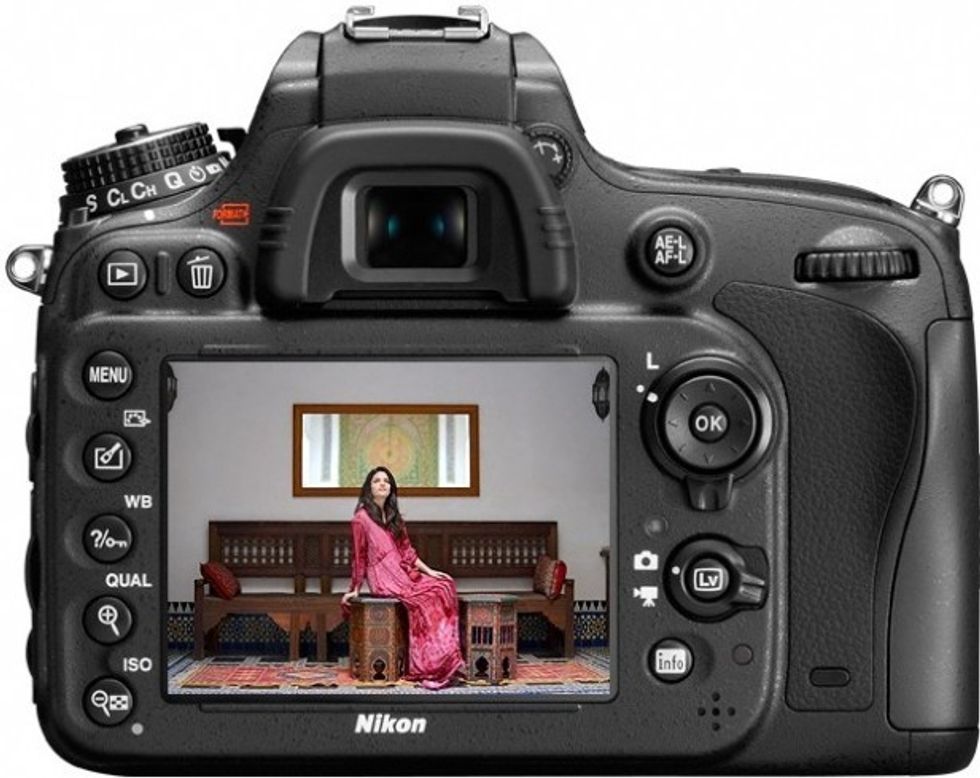 Nikon_d600-back-with-image-e1347550153499-616x489