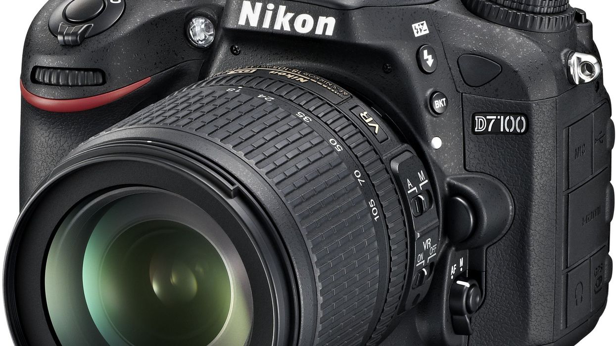 Nikon-d7100_18_105_front34l