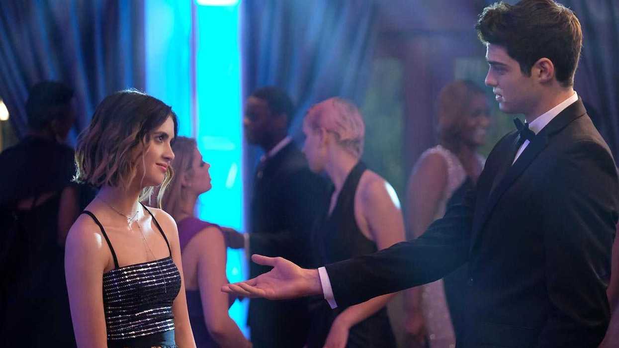 Noah Centinio and Laura Marano in The Perfect date (2019)
