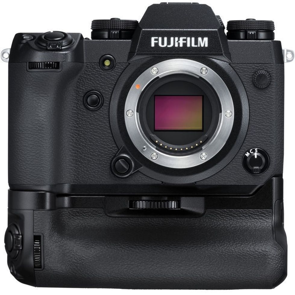 Nofilmschool_fujfilim_x-h1_battery_grip