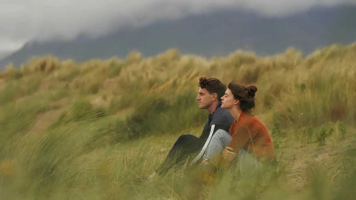 Normal_people_and_the_intimate_camera