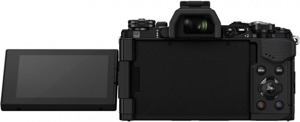 Olympus OM-D E-M5 Mark II LCD Out