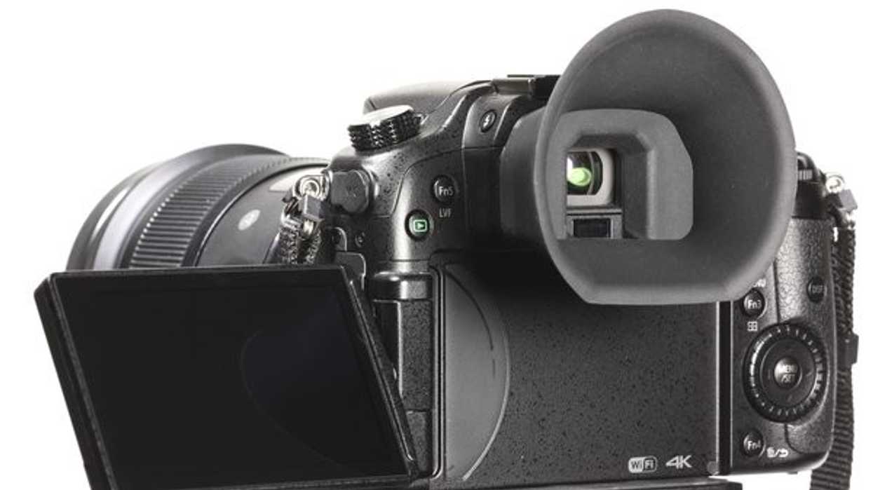 Panasonic_gh4_g-cup_eyecup_miller_and_schneider_lcd_out