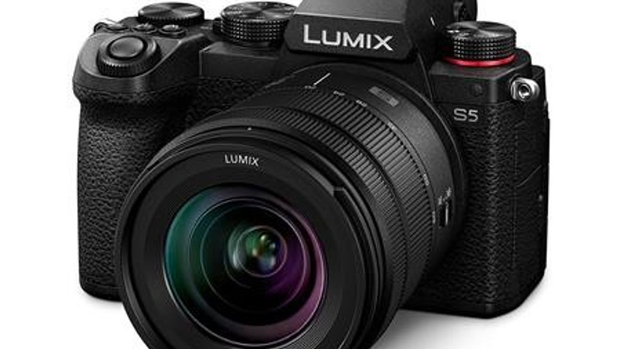 Panasonic Lumix DC-S5 Mirrorless Digital Camera with Lumix S 20-60mm f/3.5-5.6 L-Mount Lens