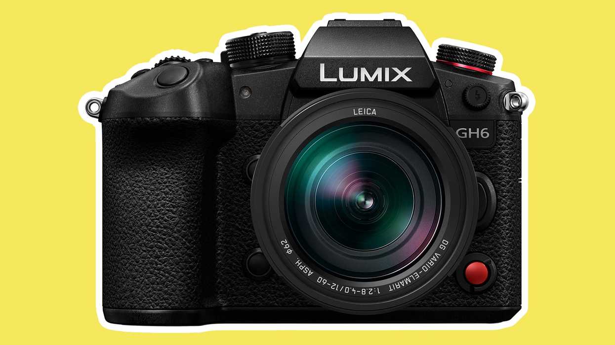 Panasonic LUMIX GH6 Front