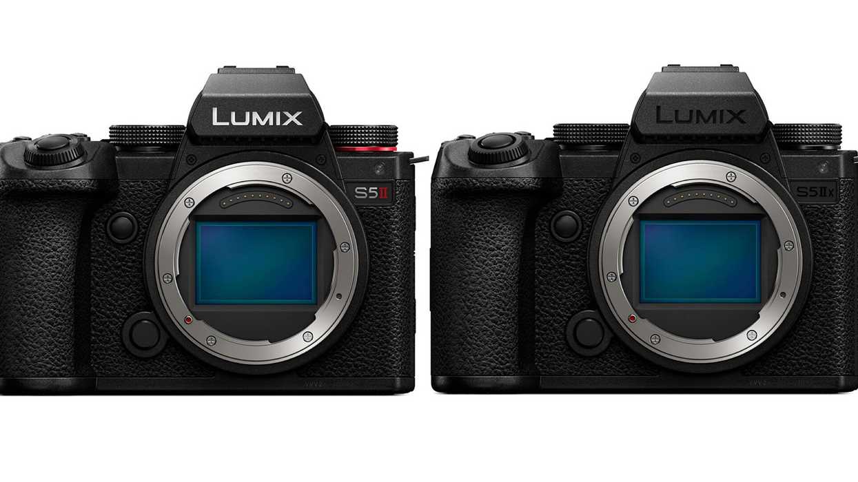 Panasonic-s5-ii-compared-iix