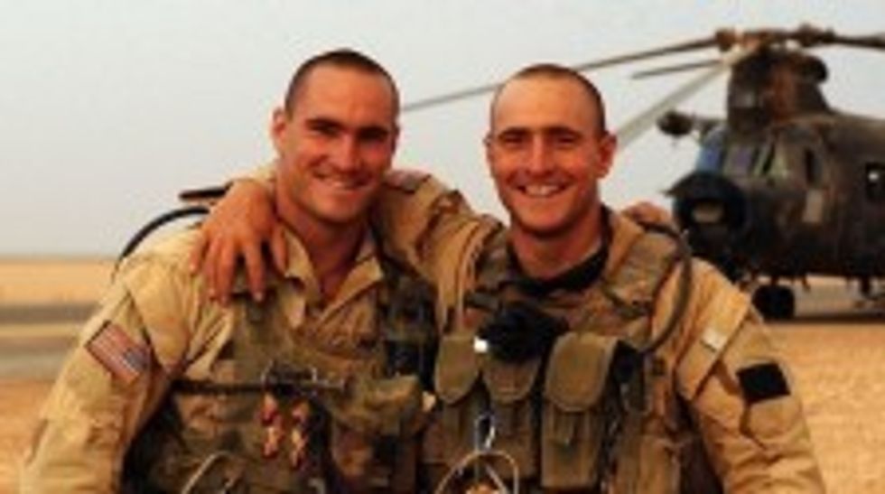Pat_tillman_left_and_his_brother_kevin_from_amir_bar-lev-224x125