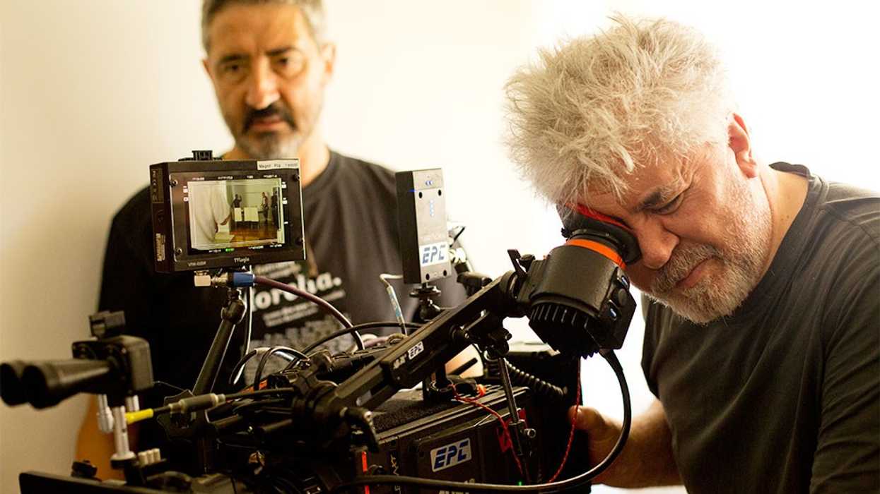 Pedro-almodovar-filming-julieta