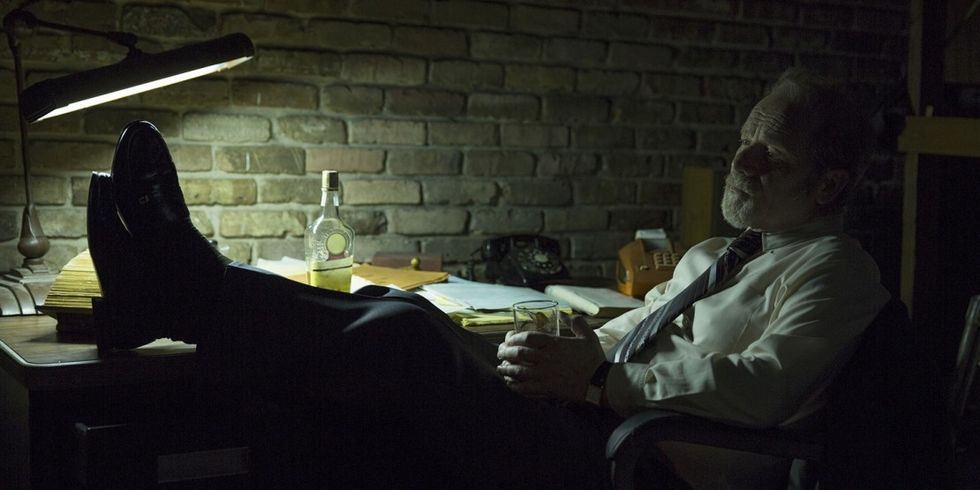 Peter-mullan-in-quarry-season-1