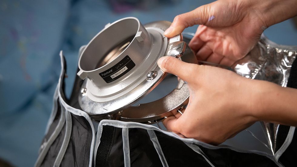 Photo of the Light Dome III speed ring and folding mechanism.
