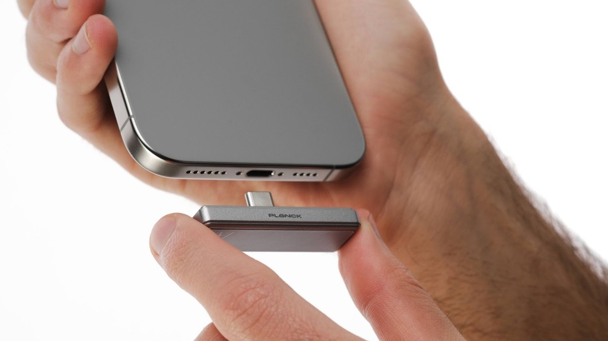 The World s Smallest Phone First SSD Offers 2TB Capacity And 10 Gbps the-world-s-smallest-phone-first-ssd-offers-2tb-capacity-and-10-gbps