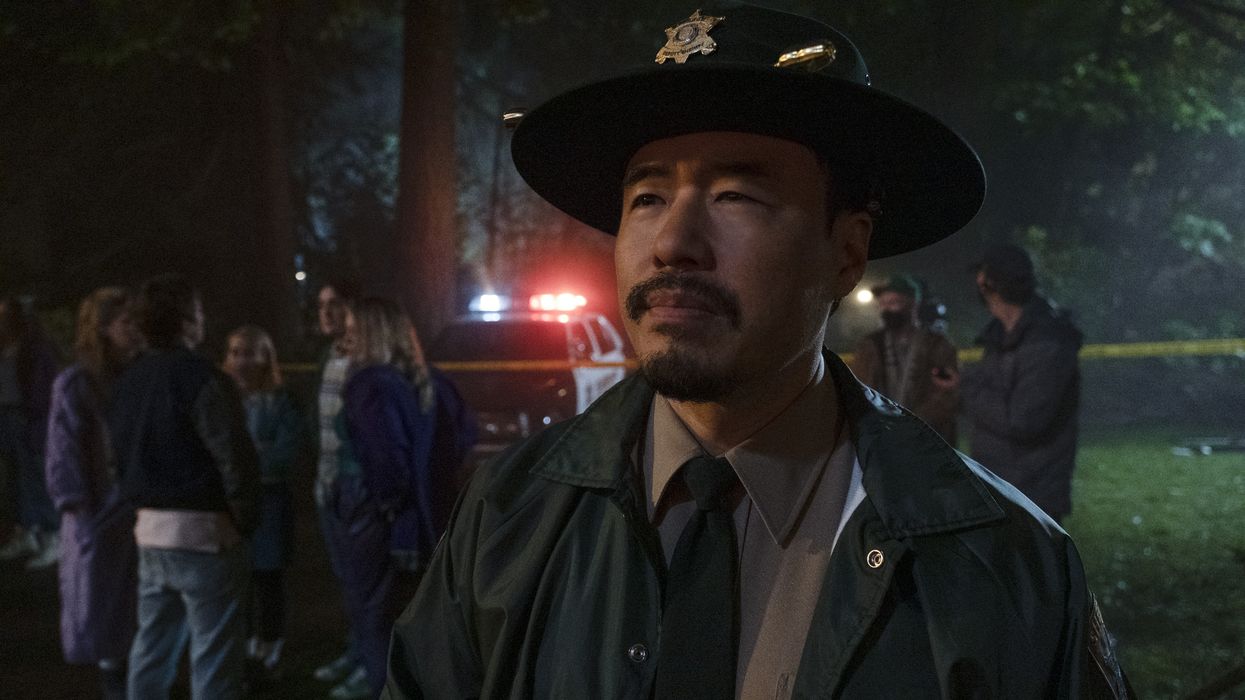 https://nofilmschool.com/media-library/randall-park-as-sheriff-dennis-lim-in-the-horror-comedy-totally-killer-a-prime-video-release.jpg?id=48158272&width=1245&height=700&quality=90&coordinates=0%2C0%2C0%2C408