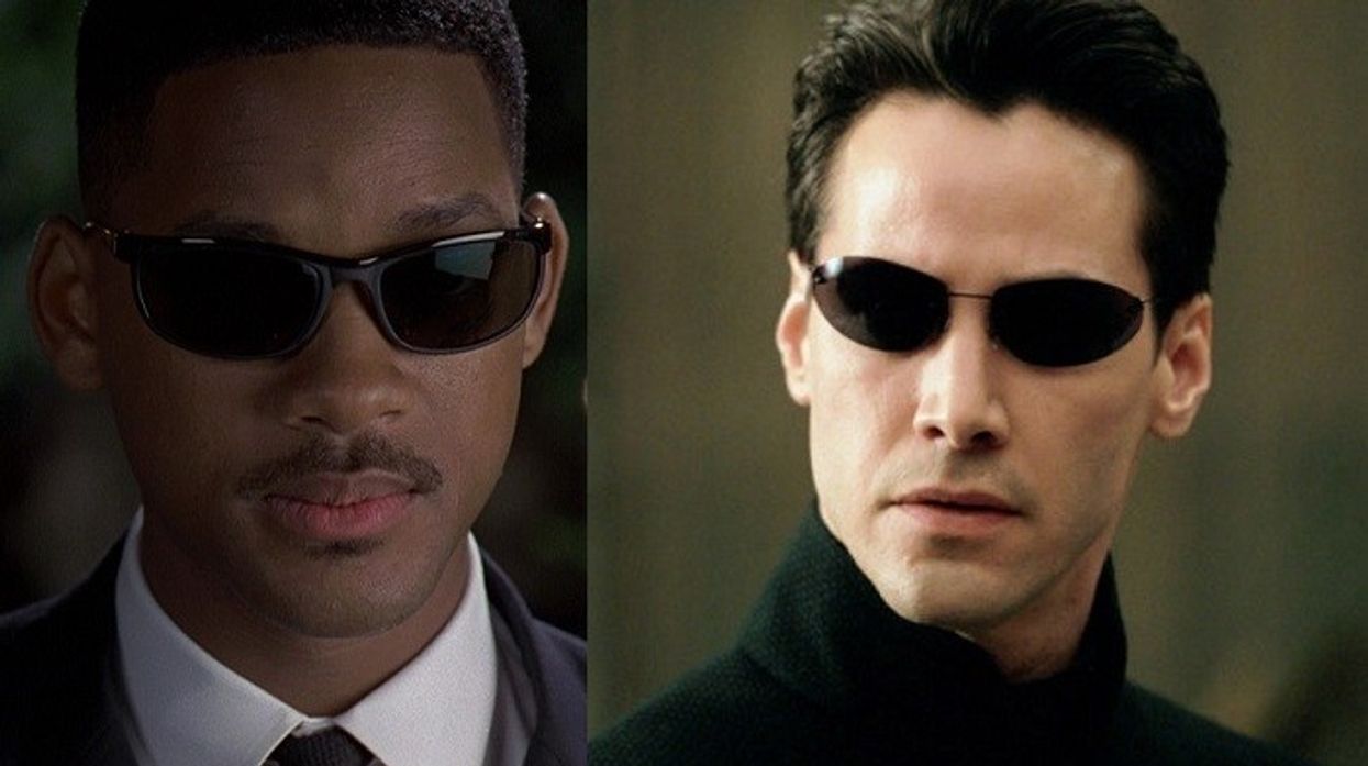 Ray-ban-sunglasses-with-black-frame-worn-by-will-smith-in-men-in-black-2_0