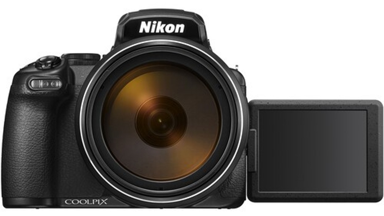 Record the Moon in UHD 4K with the New Nikon COOLPIX P1100