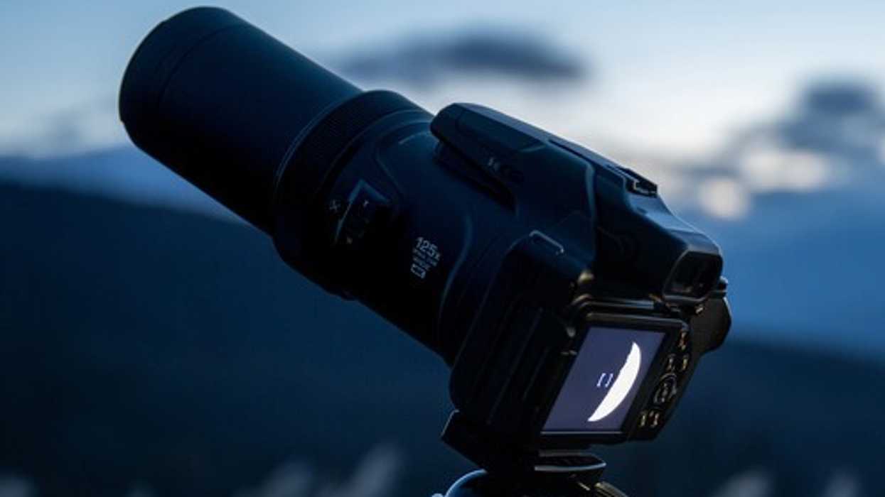 Record the Moon in UHD 4K with the New Nikon COOLPIX P1100