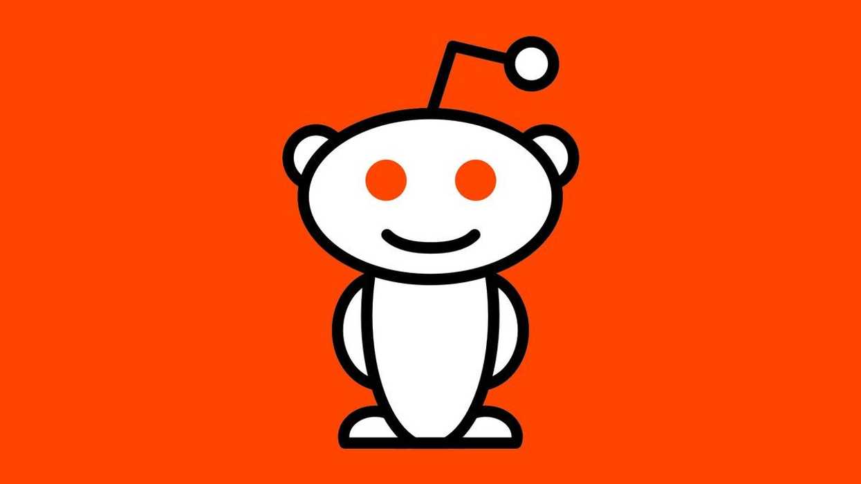 Reddit-alien-red