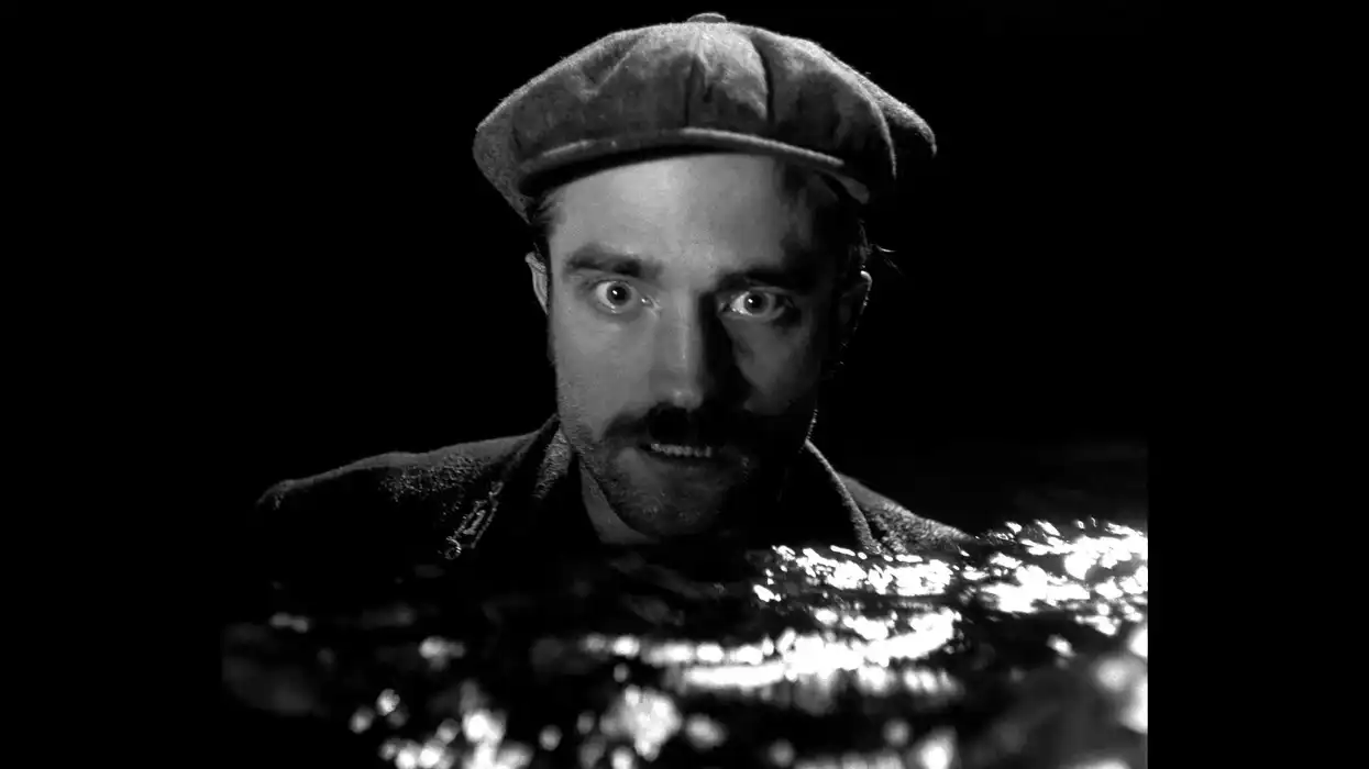 Robert-pattinson-in-the-lighthouse-1571347700