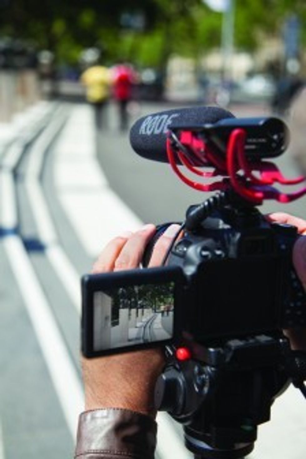Rode-videomic_rycote-microphone-dslr-suspension-audio-sound-record-224x336