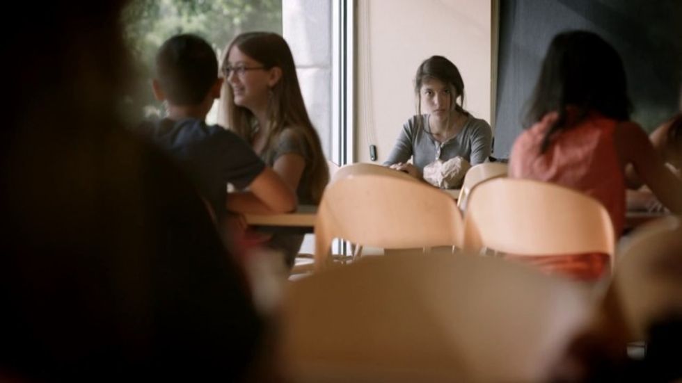 Sammy-glare-cafeteria