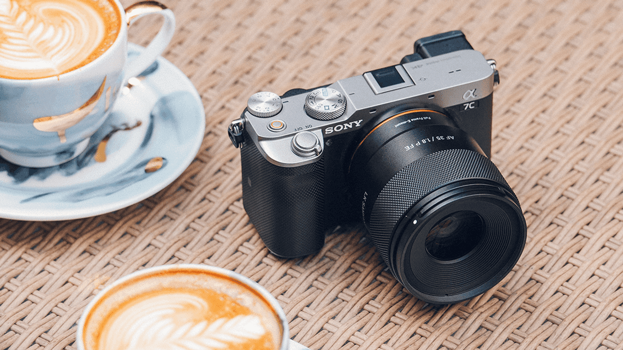 Samyang AF 35mm f/1.8 PE