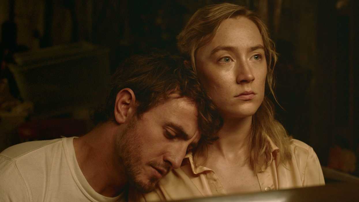 Saoirse Ronan as Henrietta and Paul Mescal as Junior in 'Foe'