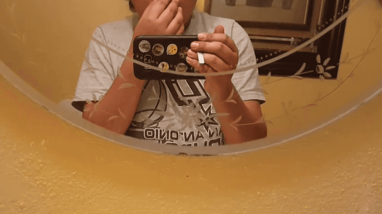 Self-induced_hallucination_still