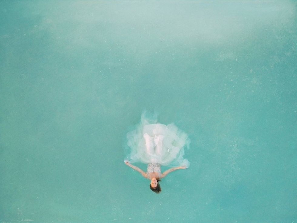 Shea_floating_bride_dress_photo_0_0