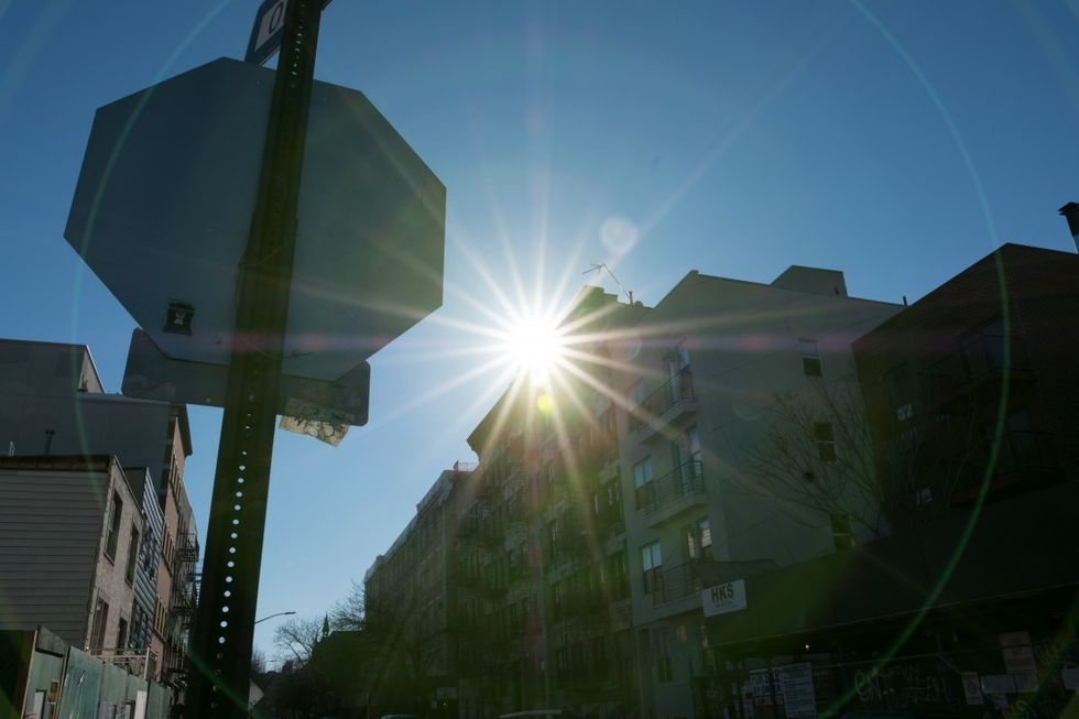 Sigma_cine_zoom_sunlight_flare