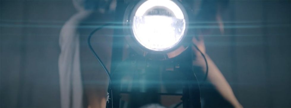 SIRUI 75mm FF Anamorphic Flares