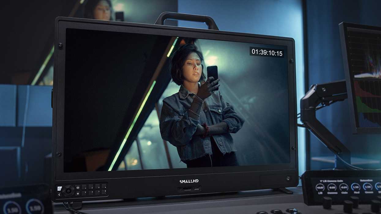 Smallhd-oled-display